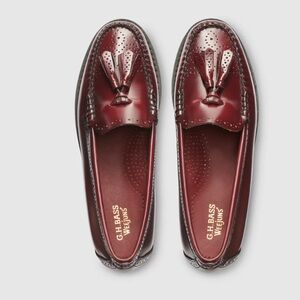 GH Bass Women ESTELLE TASSEL WEEJUNS LOAFER, size 6.5, color wine